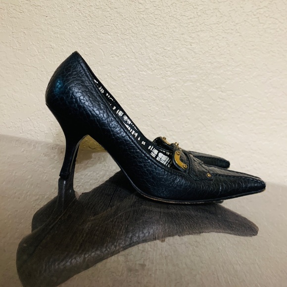 Prada Women’s Black Pointy Heels Size 7. Mary Jane Leather Heels - Picture 2 of 14